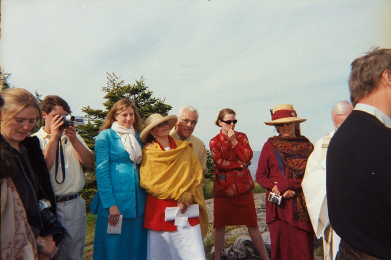 wedding crowd speaking